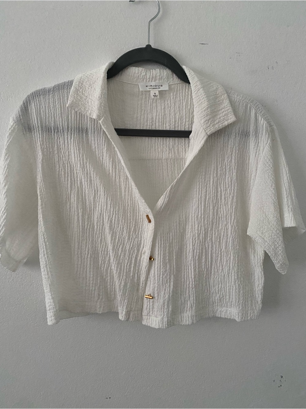 iris White Textured Short-Sleeve Button-Down Top with Gold Buttons